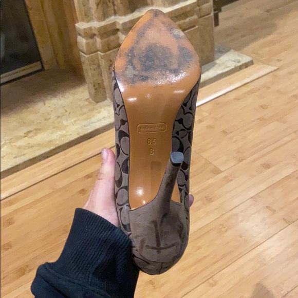 Amazing Coach Pumps! - Picture 3 of 9